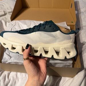 Kith x On core Sneakers